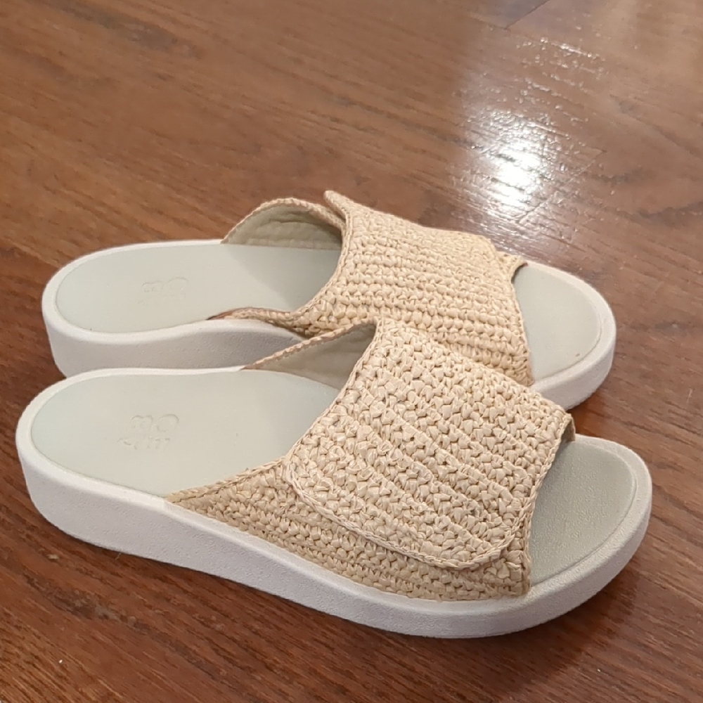 ABEO Women's Tan Slide Sandals